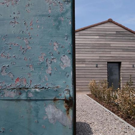 Landelijk vakantiehuis in Diksmuide met een tuin en vijver Buitenkant foto